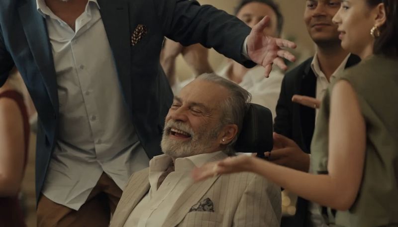 Yan Yana Feyyaz Yiğit Haluk Bilginer